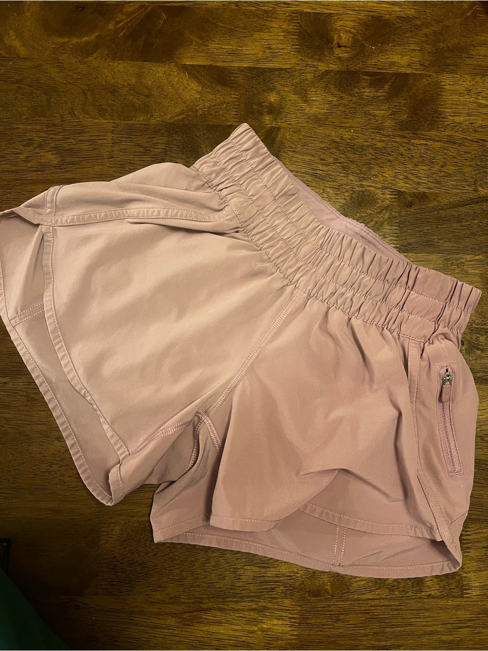 Lululemon Tracker Short V 4" Size 4 Mauve W7AZ2S - Picture 4 of 14